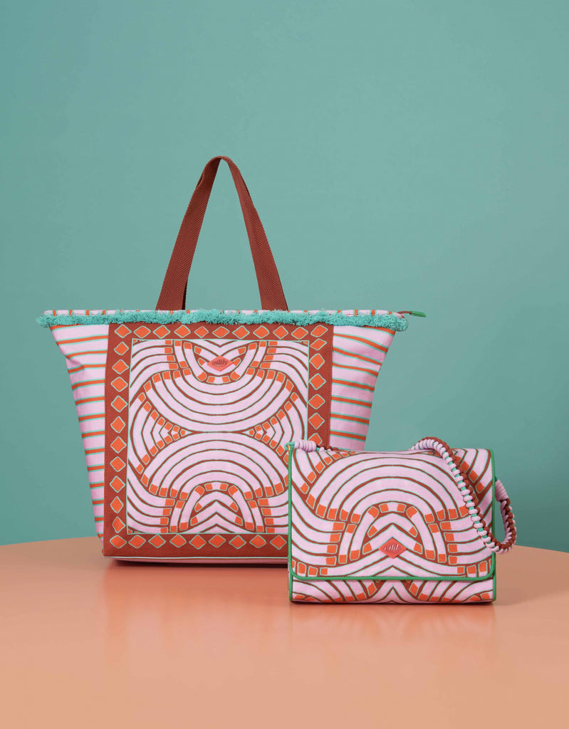 Fee Cross Body