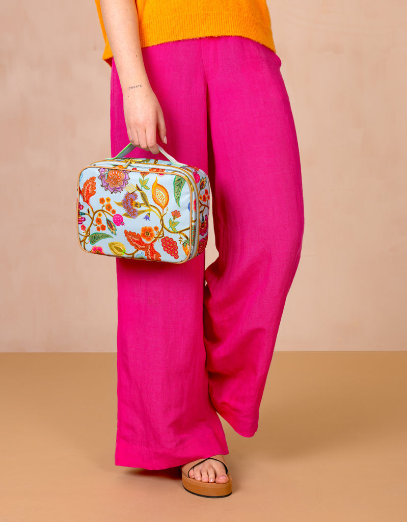 Cara Travel Kit With Hook
