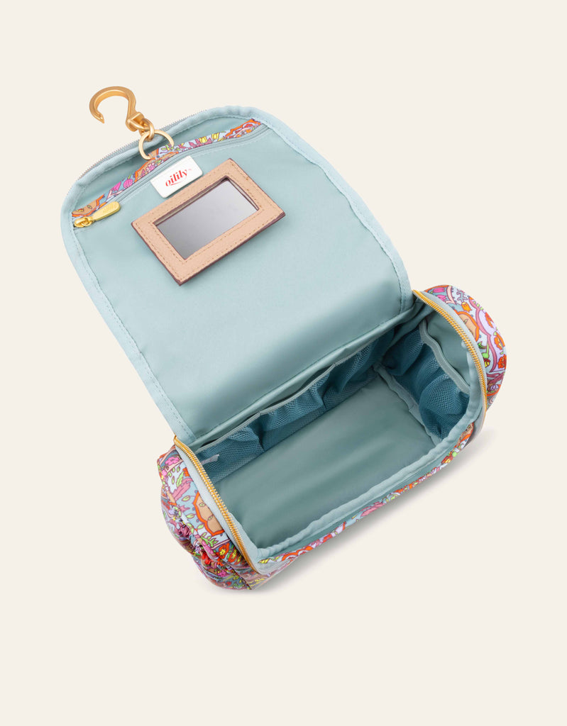 Cathy Travel Kit With Hook