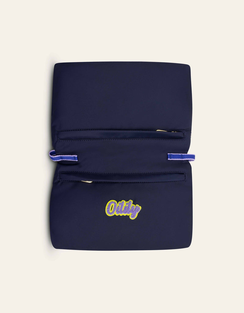 Rixt Reversible Shoulder Bag
