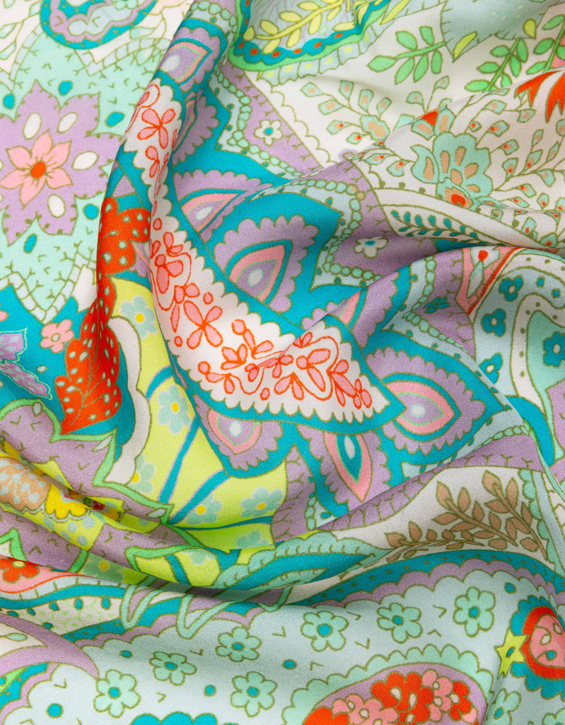 Atriangle Paisley Scarf